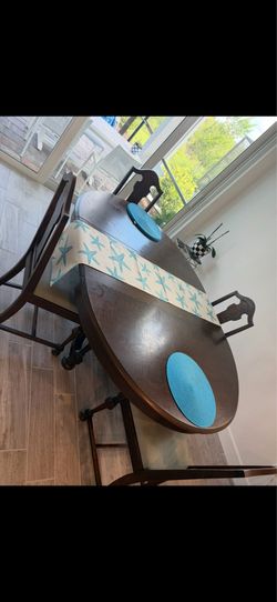 Real oak dining table ( only table no chairs )