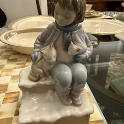 Lladro figurine 8023 Room for Three