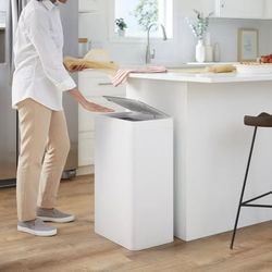 Kohler 48L Touchless Trash Can – Like New