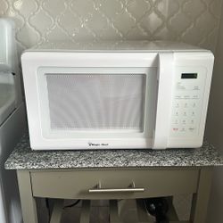 White Magic Chef Microwave 