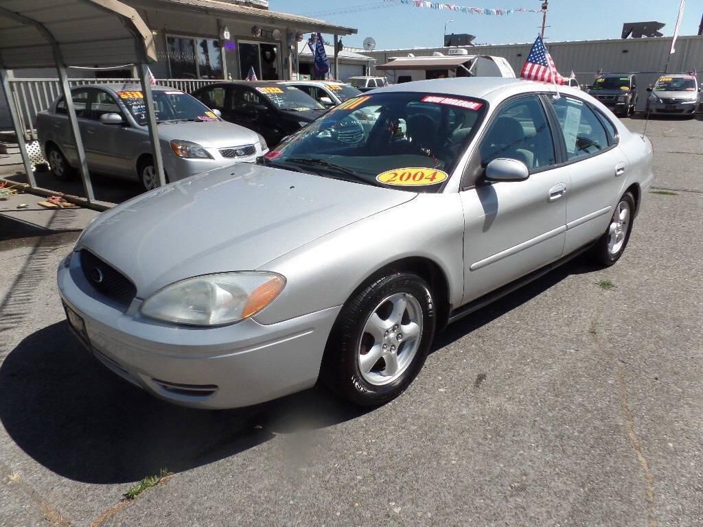 2004 Ford Taurus