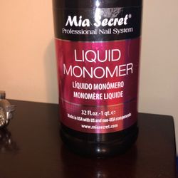 Mias Secret Liquid Monomer
