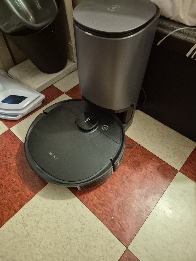 Ecovacs DEEBOT N8+, Self Emptying, Comes With Extra Parts,Mopping Pads,Dust bags