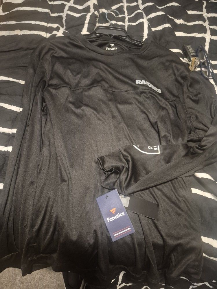 Long Sleeve Raider shirt