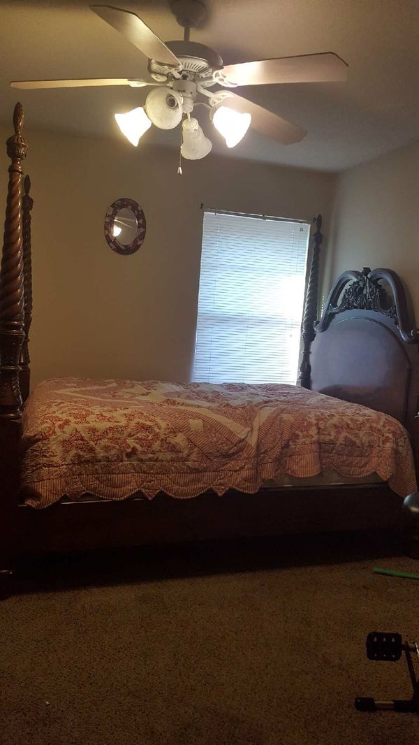 Bedroom furniture set for Sale in Lubbock, TX - OfferUp
