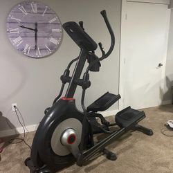 Schwinn 470 Elliptical