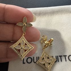 Luxury designer earrings gold