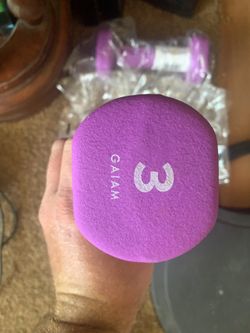 Brand new set in wrapper 3 lb neoprene rubberized dumb bells dumbbells