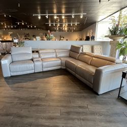 6PC Leather Power Reclining Sectional 