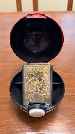 1999 Pokemon Burger King 23k Gold Plated Charizard w / pokeball