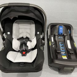 Nuna Pipa Car Seat and Base w/ Infant Insert