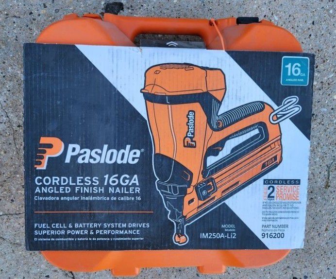 Paslode Lithium-Ion Battery 16-Gauge Angled Cordless Finished Air Tool Nailer