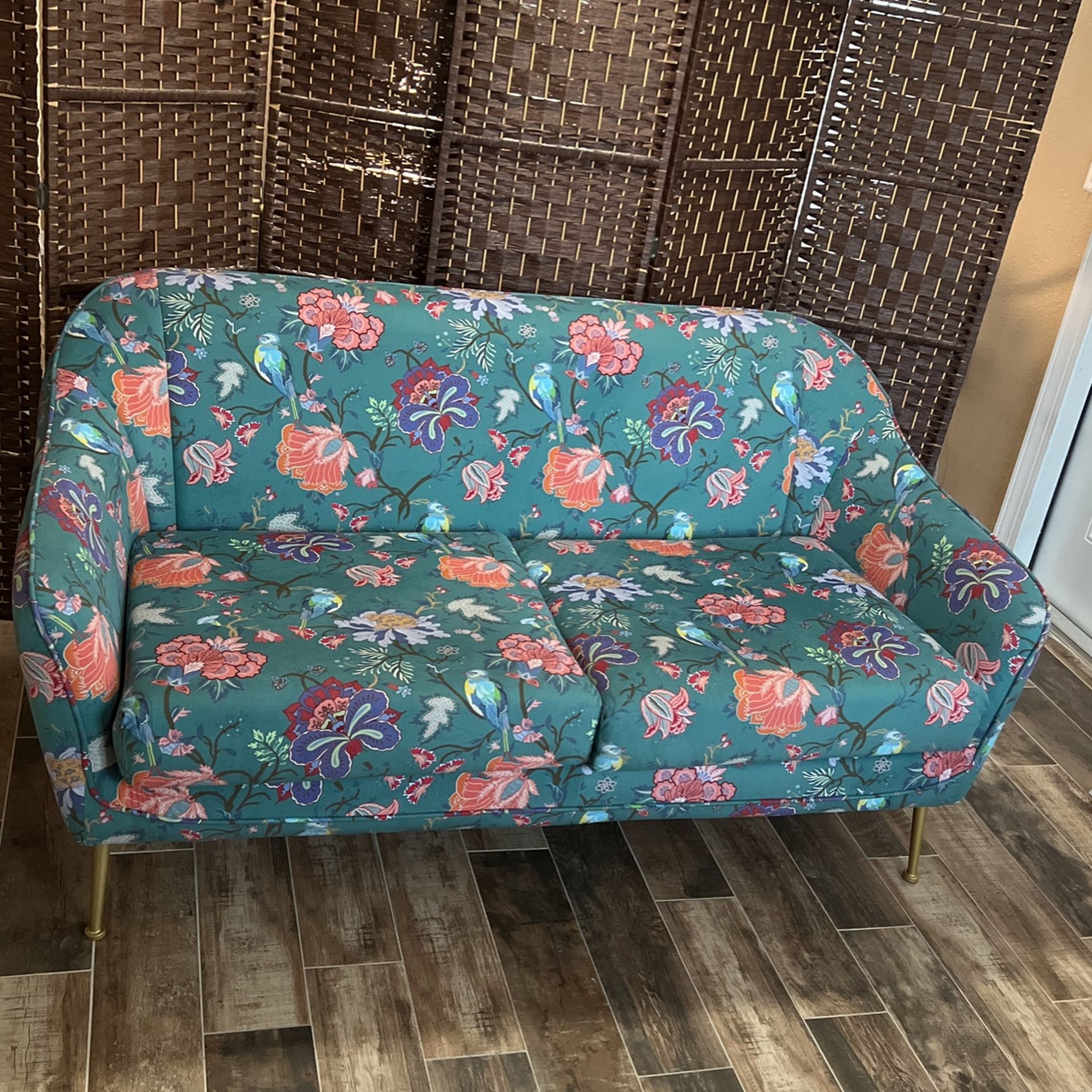 Open Box Tommy Bahama  Designed Tropical Floral LoveSeat 