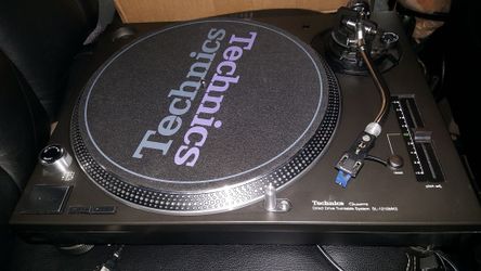 Technics SL-1210 MK5 Direct Drive Turntable