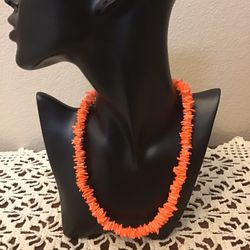 Vintage Orange Shell Chip Necklace.  Like New. 18”