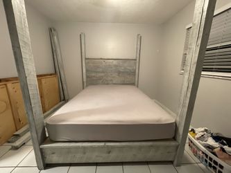 Queen Canopy Bed