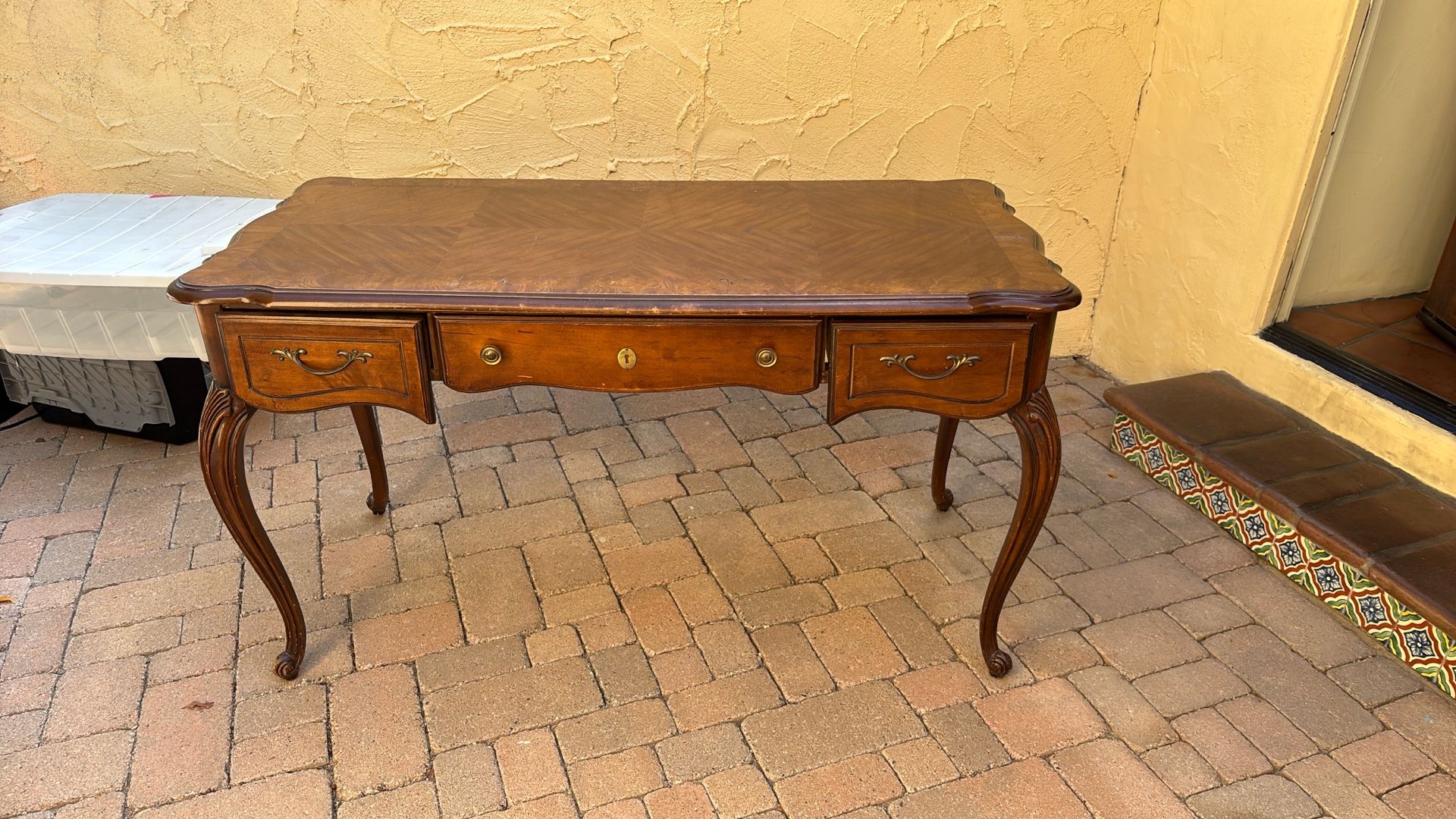Hammary Desk