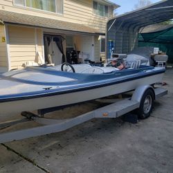 1977 Hallet mini day Cruiser jet Boat