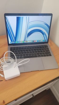 Apple MacBook Air 13-inch 2019 - Intel Core i5, 8GB RAM, 121GB SSD with charger LIKE NEW