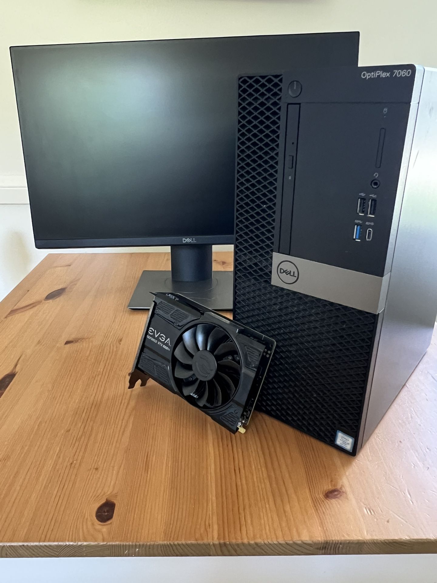 optiplex 7060 Gaming Pc+ Dell Monitor