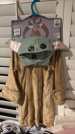 Baby Yoda costume