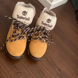 Woman's Timberland Shoes