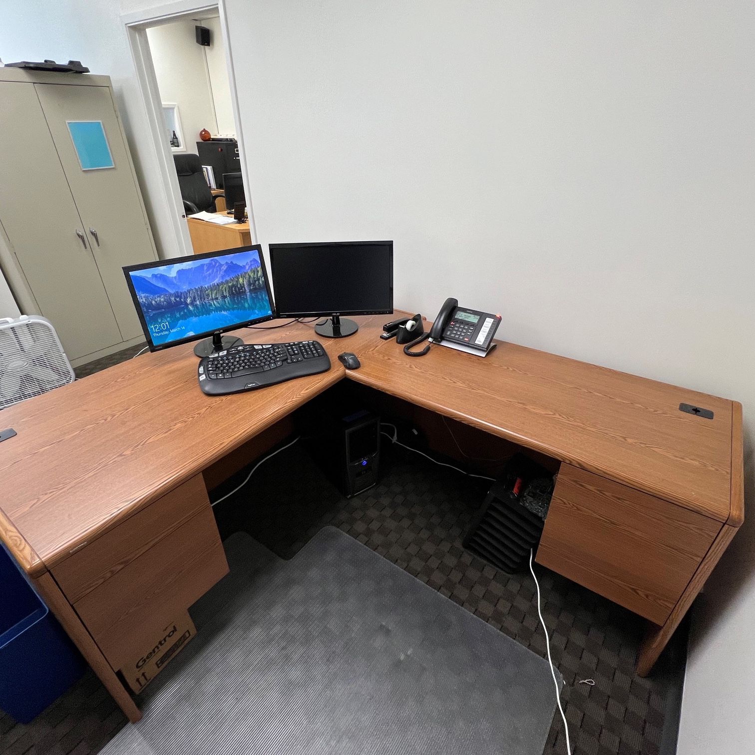 Executive Desks w/ Right Return (HON)