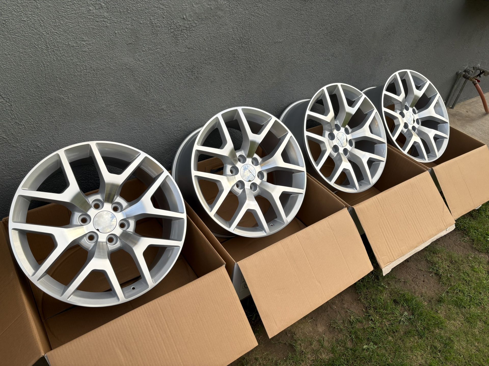 22” INCH CHEVY/GMC SIVERADO SIERRA 1500 REPLICA OEM STYLE SNOWFLAKE BRUSHED SILVER WHEELS/RIMS