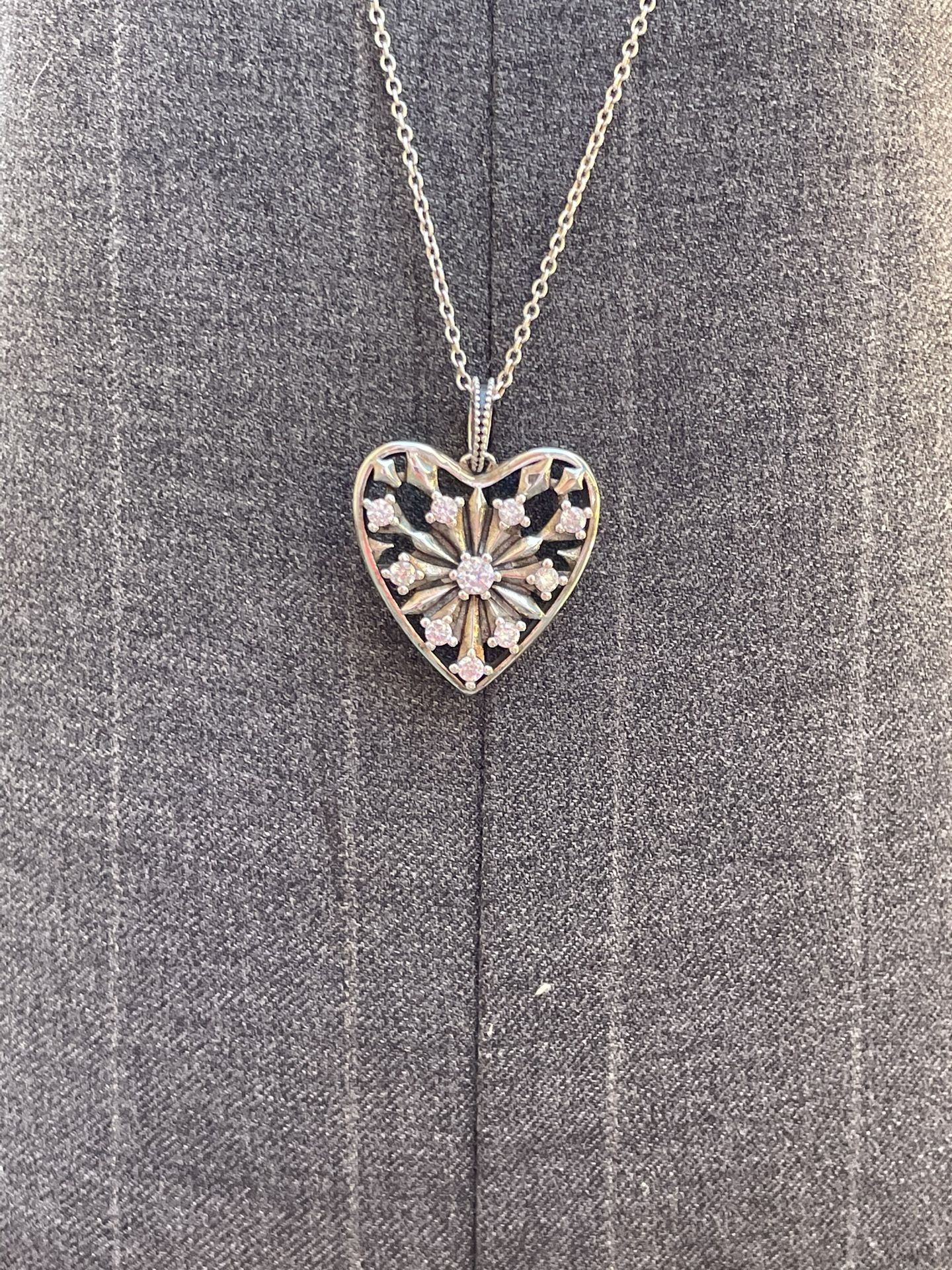 PANDORA Winters Heart Necklace
