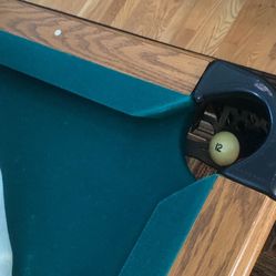 Pool Table/Barstools/Benches  300$ Pick Up