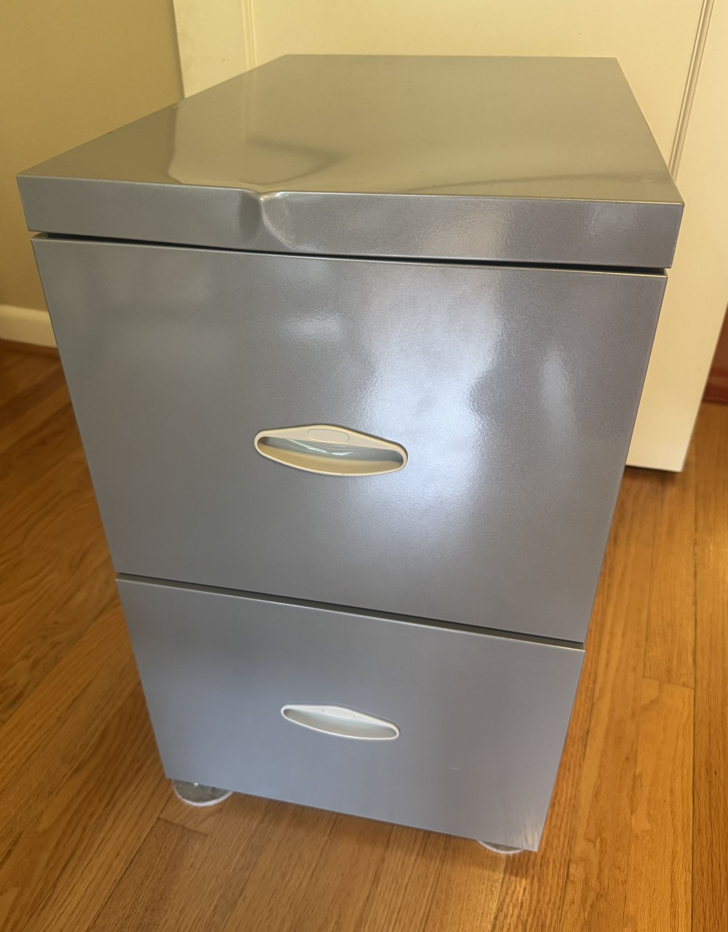 FREE 2drawer Grey Metal Filing Cabinet
