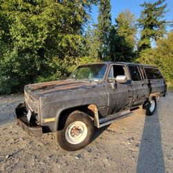 1985 4x4 Suburban Runs Great!