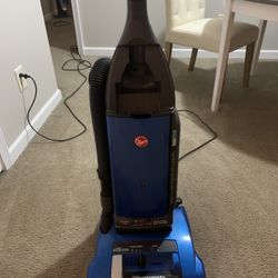 Hoover Commercial Vacumm. W/bags 