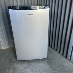 Mini Refrigerator 