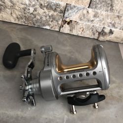 Daiwa SALTIST 50 Star Drag Saltwater Fishing Reel.with Clamp