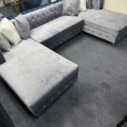 NEW LUXURY SECTIONAL SOFA AND FREE DELIVERY- PAY ON ARRIVAL