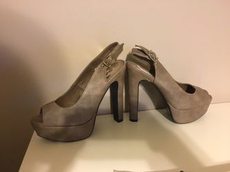 Brownish color/sand color wedges