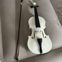 Beautiful white violin 4.4