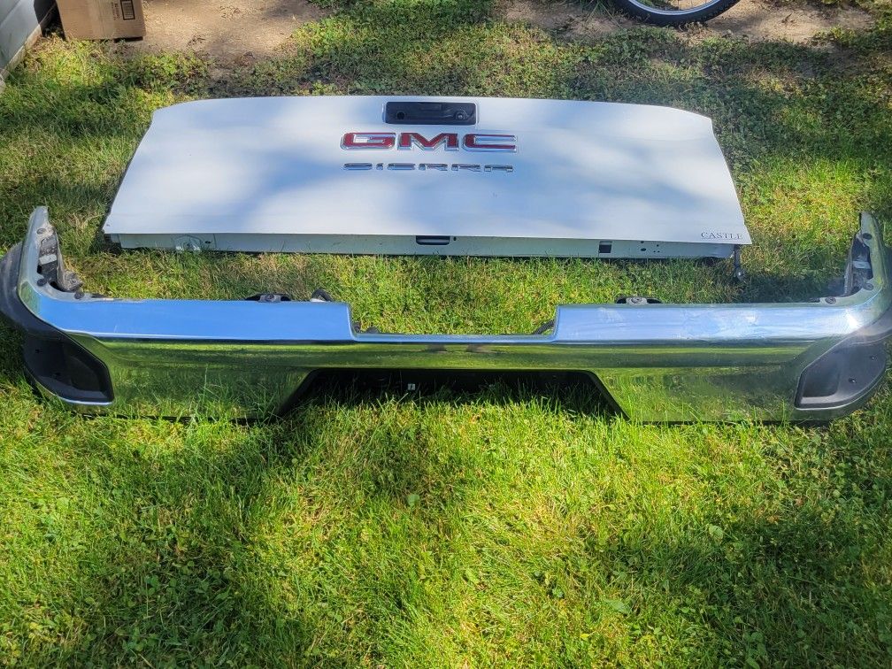 2500 Gmx Seirra Tail Gate 2024 Bumper 3500