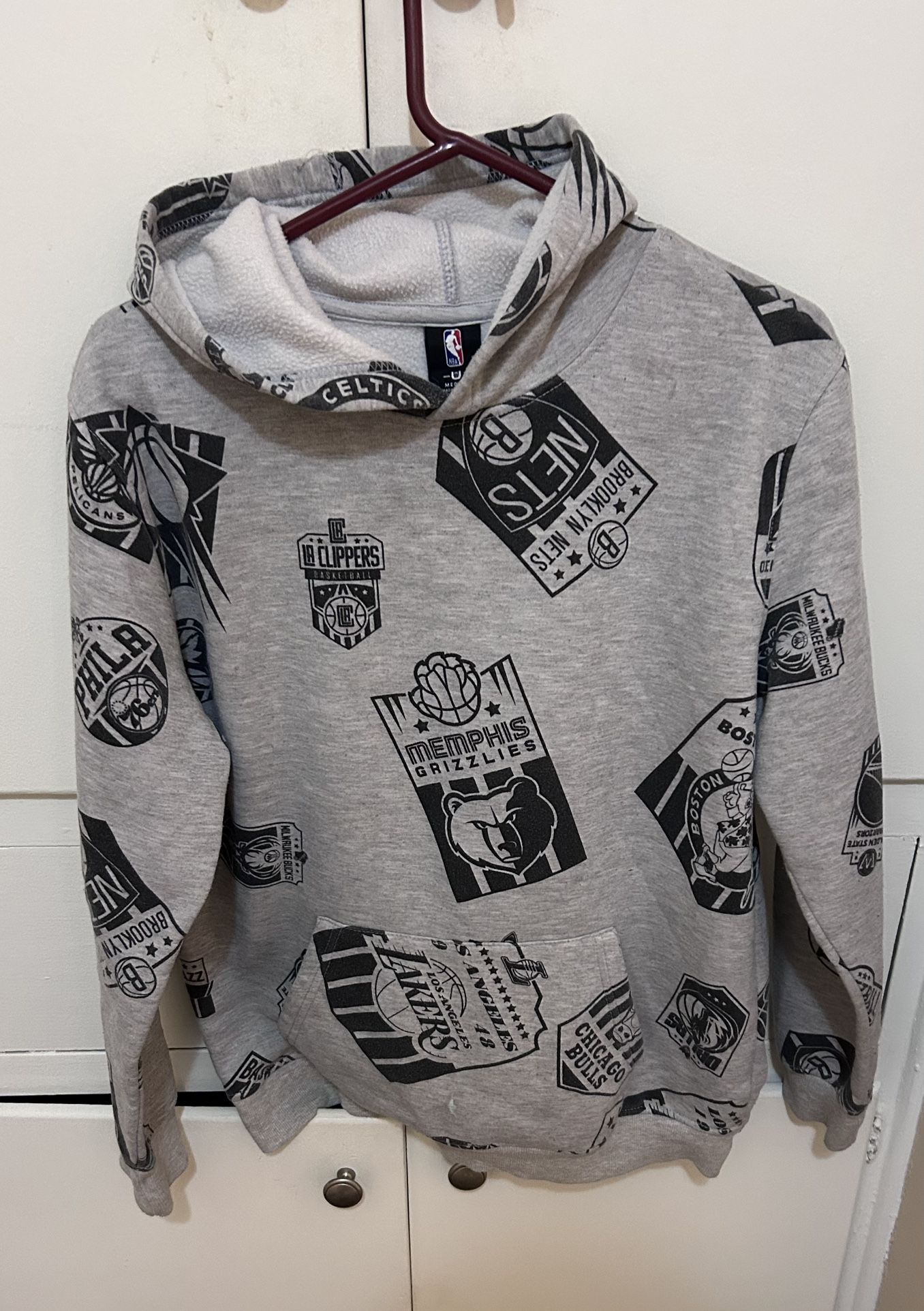 NBA Teams Hoodie Size Men’s Medium 