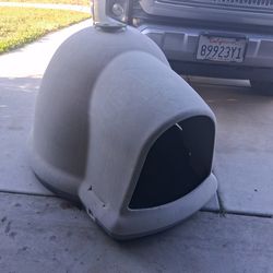 Igloo dog house large 50$