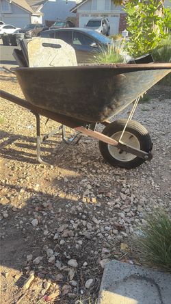 Heavy Duty Steel Wheelbarrow
