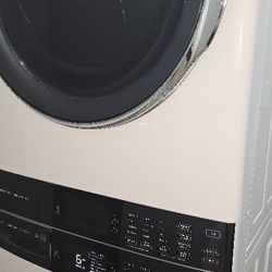 Electrolux 7600 Series Tower Washer And Dryer