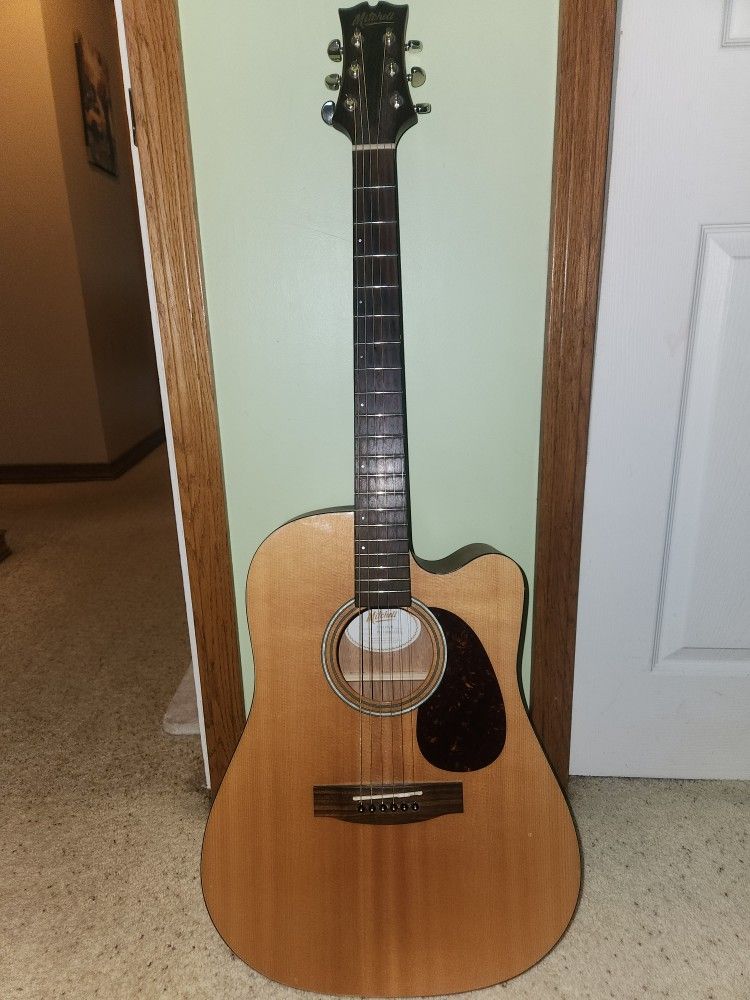 Mitchell Acoustic/Electric GUITAR