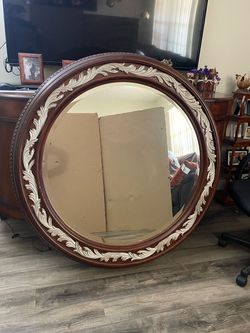 Big Round Wall Mirror 48”D In Good Condition $80 Firm On Price