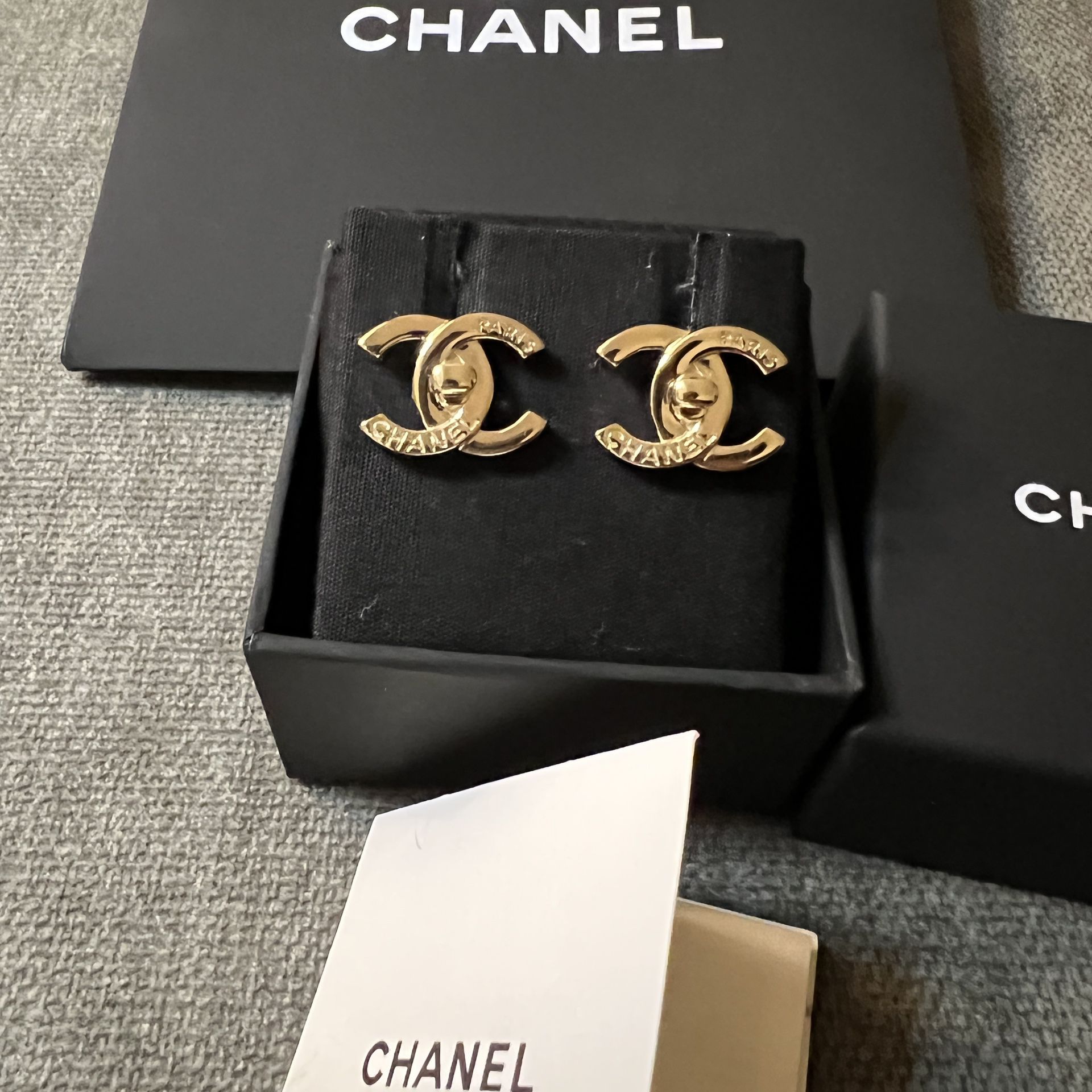 Chanel CC Turn Lock Earrings Gold Tone 21S – Coco Approved Studio