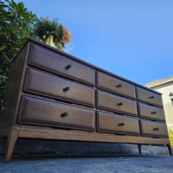 MARVELOUS Wood Mid Century Modern Dresser 9 Drawers 