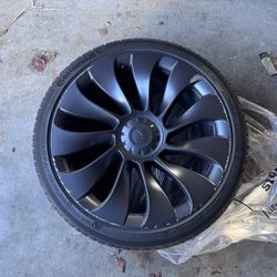 Tesla 21 inch Uberturbine wheels