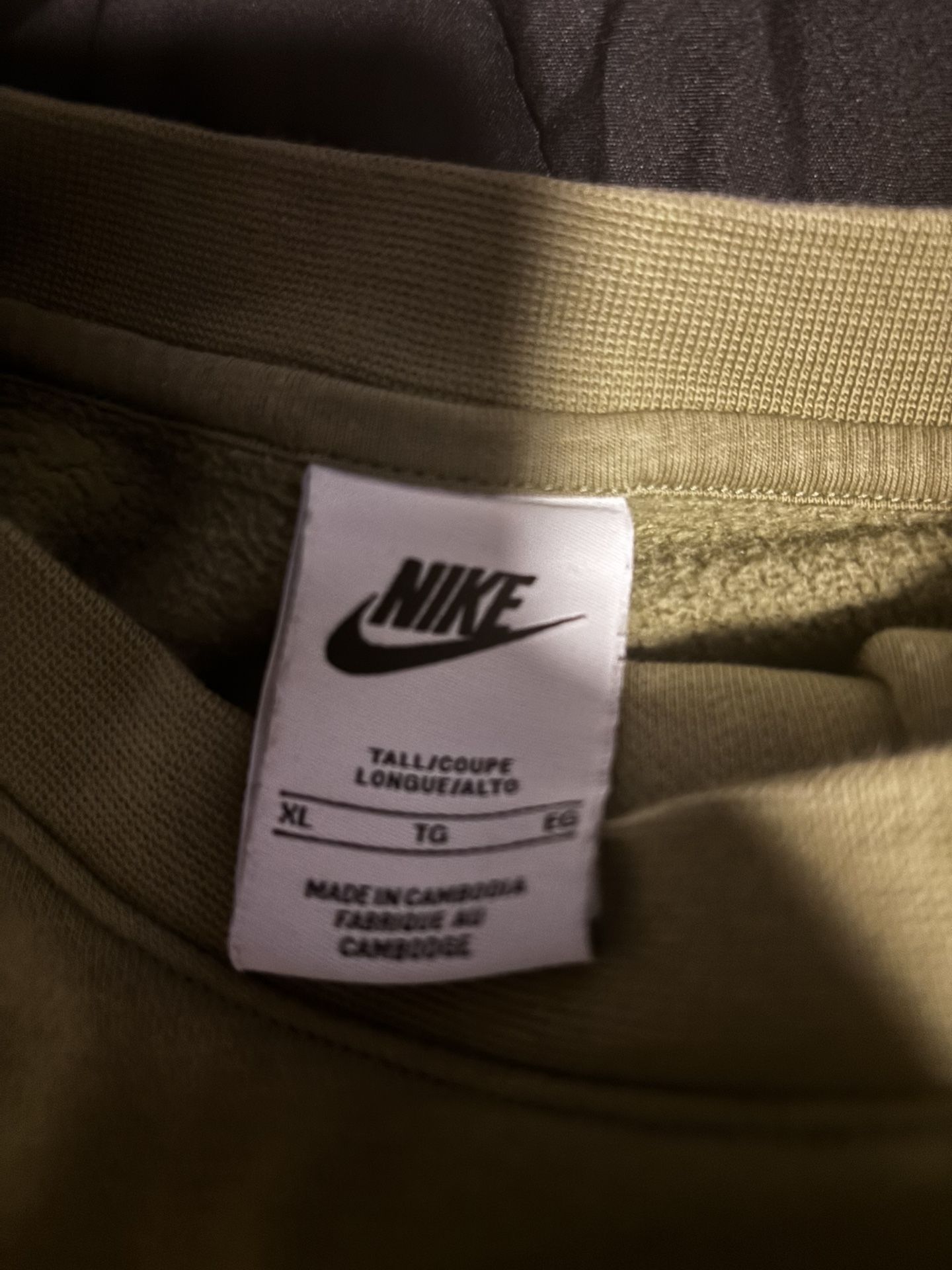 Green Nike Sweat Shirt And Sweat Pants