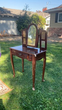 Mirror wood Vanity & Hardwood 4 Drawer Dresser!